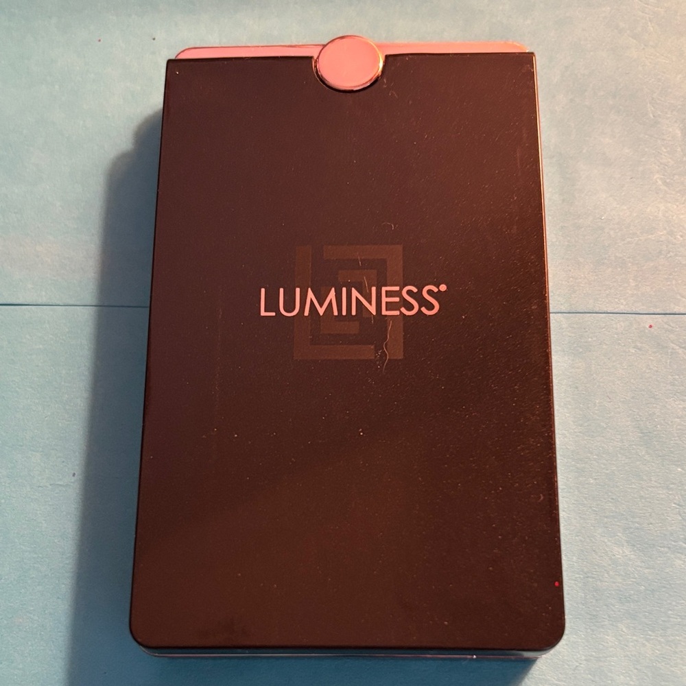 Luminess Lip and Eye Compact